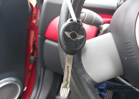 2006 Mini Cooper S from USA, damaged, VIN WMWRH33566TK58018